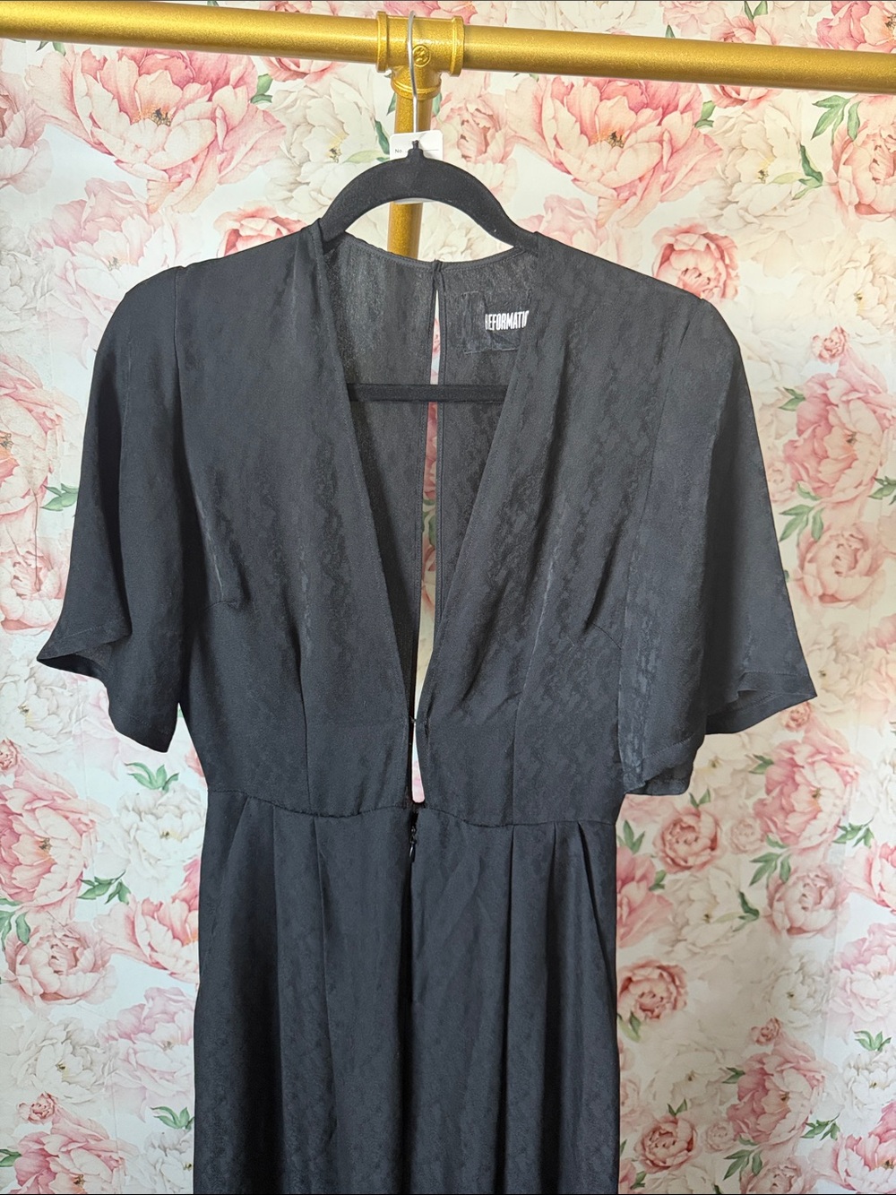 Reformation 100% SILK Black Wide Leg size 4 Women’s Deep V Jumpsuit - Picture 3 of 8